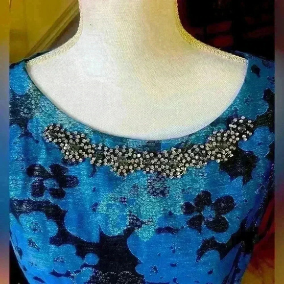 T Tahari size 10. Blue/black w/silver detail excellent condition fit and flare - Picture 5 of 13